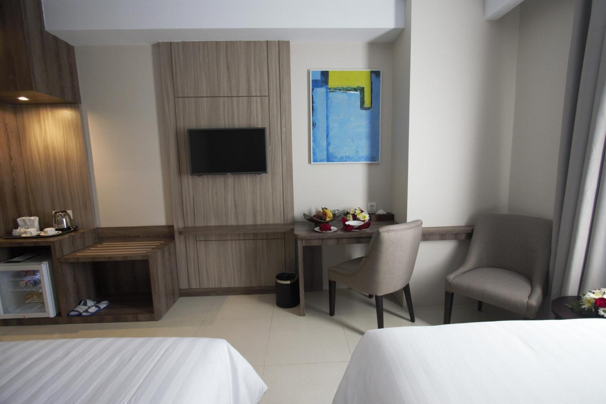 Tara Hotel Yogyakarta Tugu Room photo